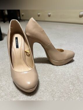 Forever 21 beige Platform Heel Pumps